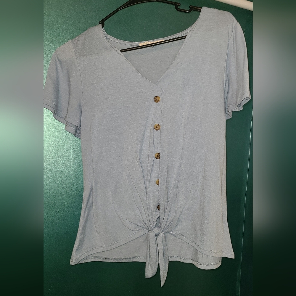 Pinque, medium light blue tie front blouse, short
